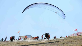 Ali Dağında yamaç paraşütü heyecanı başlıyor