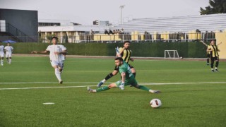 Aliağaspor FK, Manisa FK U19 takımını hazırlık maçında 4-1 yendi