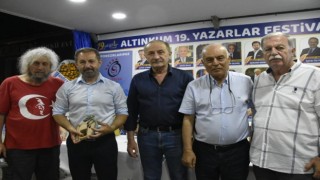 Altınkum Yazarlar Festivali usta kalemleri ağırlamaya devam ediyor