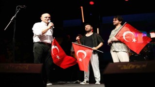 Altınovada 30 Ağustos halk konserleriyle kutlandı