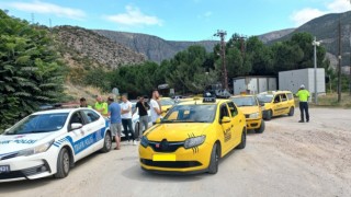 Amasyada polisten ticari taksilere taksimetre denetimi