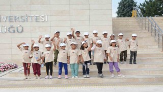Anadolu Üniversitesi mevsimlik çocuk tarım işçilerini ağırladı