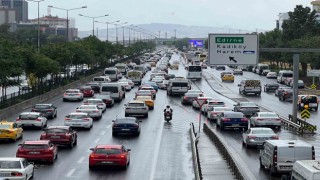 Anadolu Yakasında yağmur sonrası trafik yoğunluğu yaşandı
