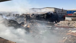 Ankarada kağıt geri dönüşüm fabrikasında yangın