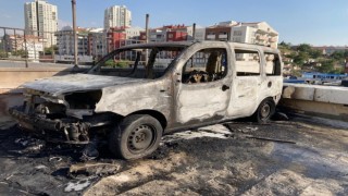 Ankarada korkutan yangın: Otomobil alev topuna döndü
