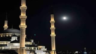 Ankarada “Süper Ay” geceyi aydınlattı
