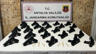 Antalyada 25 adet ruhsatsız tabanca ele geçirildi