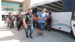 Antalyada firari şahıslara eş zamanlı operasyon: 35 kişi yakalandı