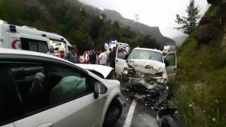 Araklıda trafik kazası: 5 yaralı
