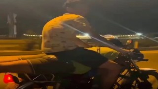 Arkadaşını üzerine oturtup motosiklet kullandı, cezayı yedi