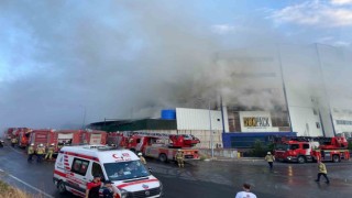 Arnavutköy Akpınar Sanayi Bölgesinde 4 katlı cam üretim fabrikasında yangın