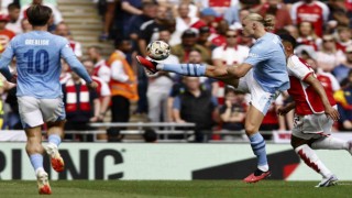 Arsenal, sezona kupayla başladı