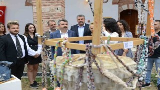 Atık kumaşlar kıyafete dönüştü