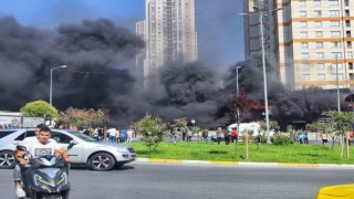 Avcılarda henüz açılışı yapılmayan AVMnin çatısı alev alev yandı