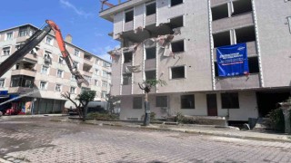 Avcılarda kentsel dönüşüm çalışmasında 1999uncu binanın yıkımına başlandı