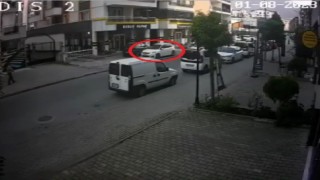 Aynasını kullanmayan sürücü motosikletliye çarptı, ardından kaçtı