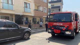 Aynı saatte iki farklı binanın elektrik panosunda yangın çıktı