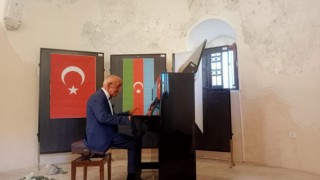 Azeri asıllı sanatçıdan 6 Şubat depremleri anısına konser