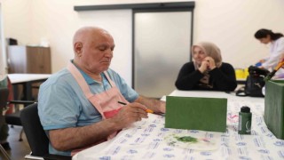 Bağcılarda yaşlıların buluşma noktası Vefahane Yaşam Merkezi oldu