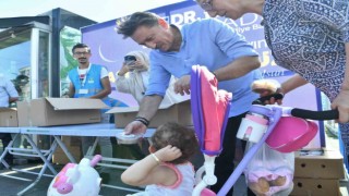 Bahçelievlerde vatandaşlara aşure ikram edildi