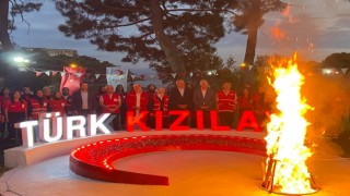Bakan Göktaş, Heybeliadada Kızılay Gençlik Kampının Veda Sokağı etkinliğine katıldı