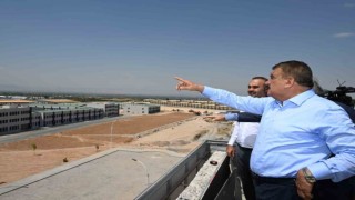 Bakan Kacır Malatyada Büyükşehir Belediyesi hizmetlerini gezdi