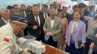 Bakan Uraloğlu, Gaziantepte aşure yedi