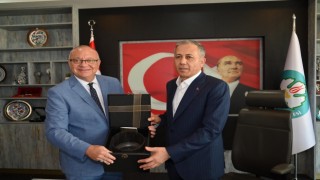Bakan Yerlikayaya Manisa sunumu