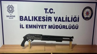 Balıkesirde polis 21 aranan şahsı yakaladı
