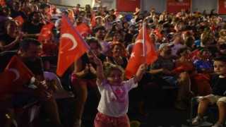 Başkan Odabaşı: “Hiç kimse Kadıköyde ne içildiğine, ne giyildiğine karışamaz”