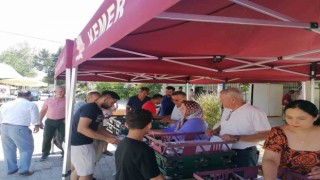 Başkan Topaloğlundan vatandaşlara aşure ikramı