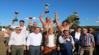Batı Trakya Seçek Yaylasının başpehlivanı Hasan Zeybek oldu