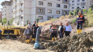 Belediye çalışanları sıcaklarla mücadele gediyor