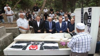 Beşiktaşın Onursal Başkanı Süleyman Seba kabri başında anıldı
