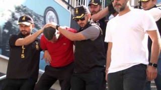 Beşiktaştaki cinayette gözaltına alınan 10 kişi adliyeye sevk edildi