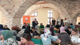 Beyazgül, aşure etkinliğine katıldı