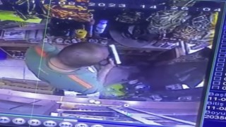 Bigada av malzemeleri satan iş yerinde hırsızlık anı kameraya yansıdı