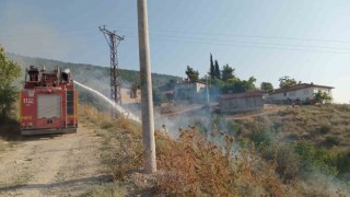 Bilecikte kopan elektrik telleri yangına sebep oldu