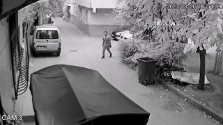 Biri çöp kovasını, diğeri rögar kapağını çalıp kayıplara karıştı