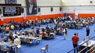 Bitliste 4 ülkeden 260 sporcu satranç turnuvasında ter döktü