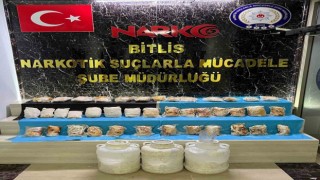 Bitliste 9 kilo 317 gram esrar ele geçirildi