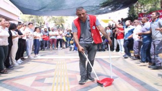 Bornova Belediyesinde bin 200 işçiden iş bırakma eylemi
