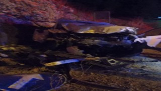 Burdurda otomobil kayalıklara çarptı: 1 ölü