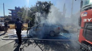 Burdurda seyir halindeki otomobil alev alev yandı