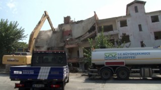 Büyükçekmecede 17 Ağustos Marmara Depreminin 24üncü yılında 70 konut yıkıldı