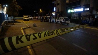 Cadde ortasında kadını tabancayla vurarak öldürdü, ardından kafasına sıktı