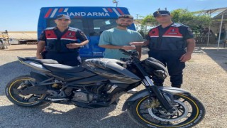 Çalıntı motosikleti satarken yakalandı