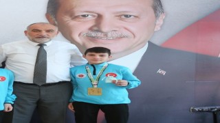 Canikli boksçu, Avrupa Şampiyonasında çeyrek finale yükseldi