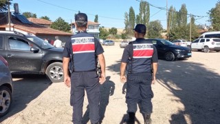 Cenaze taziyesinde husumetli iki grup arasında silahlı kavga: 4 yaralı