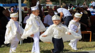 Çocuklar toplu sünnet oldu, şenlikte unutulmaz bir gün yaşadı